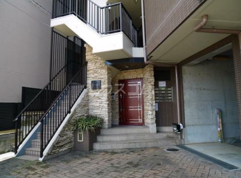 17/20 エントランス