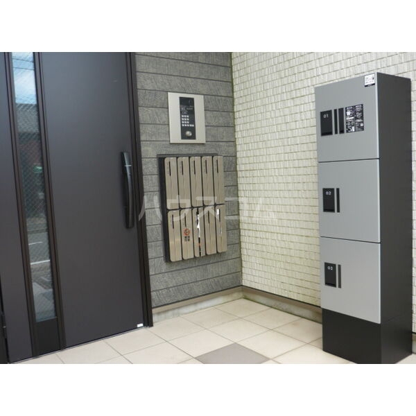 2/4 エントランス