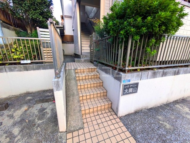 21/25 エントランス