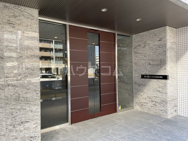 23/30 エントランス