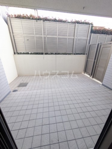 21/26 バルコニー