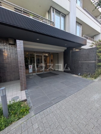 26/26 エントランス