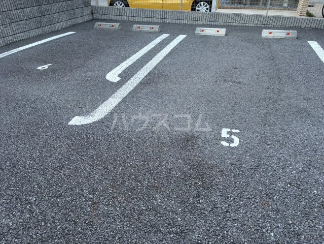 22/23 駐車場