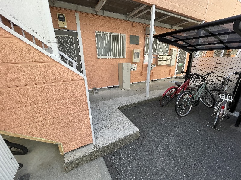 21/22 エントランス