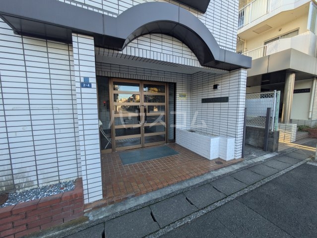 26/30 エントランス