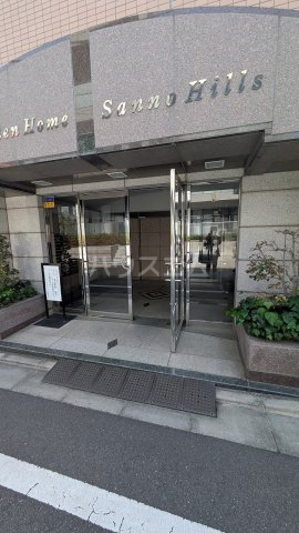 22/27 エントランス