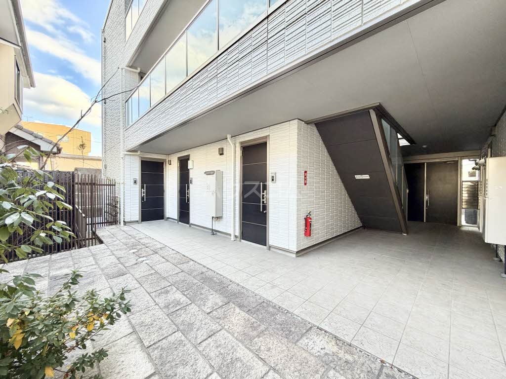 21/30 エントランス