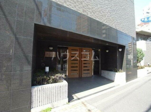 21/25 エントランス