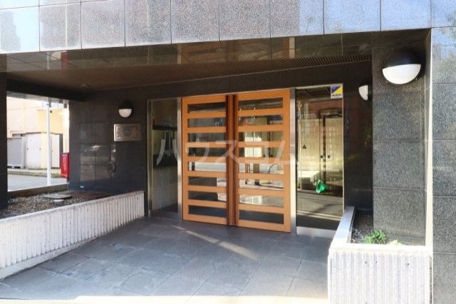 22/25 エントランス