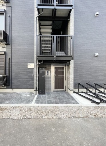 19/22 エントランス