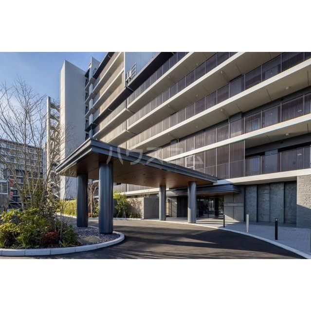 13/19 エントランス