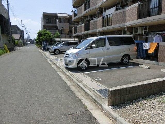 22/26 駐車場