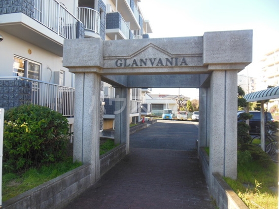 23/25 エントランス