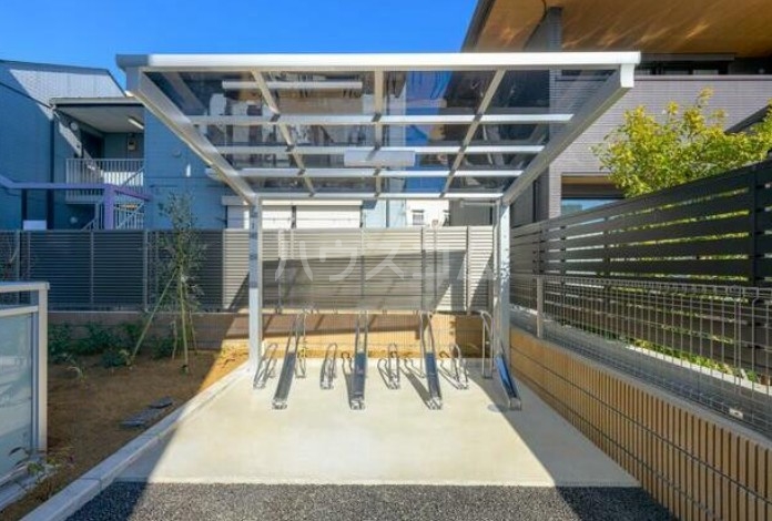 16/19 エントランス