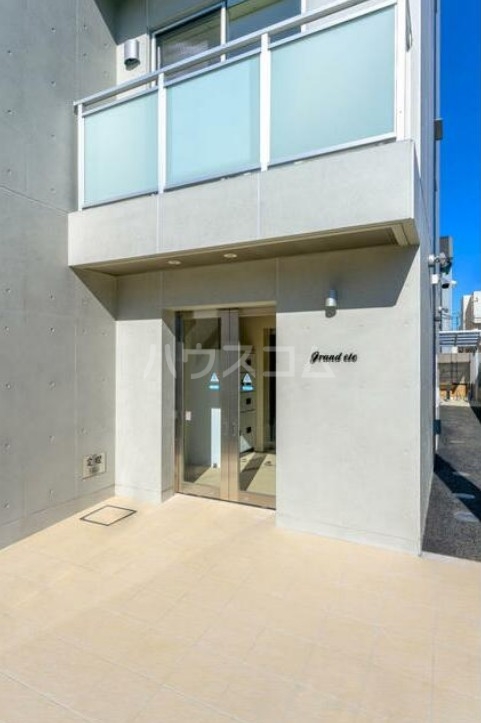 17/19 エントランス