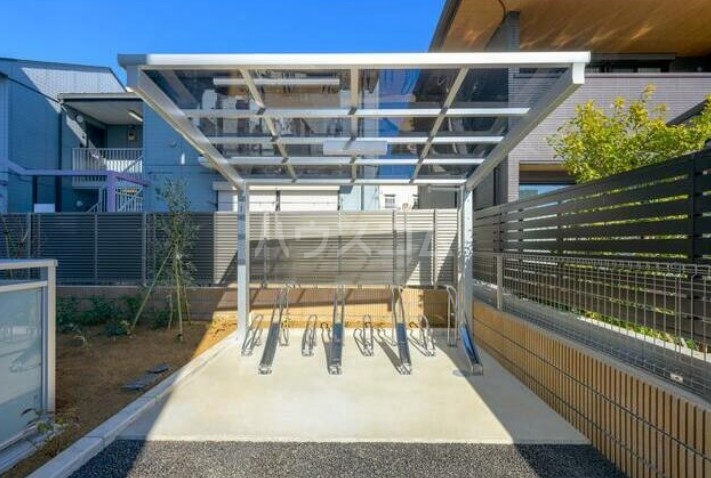 17/19 エントランス