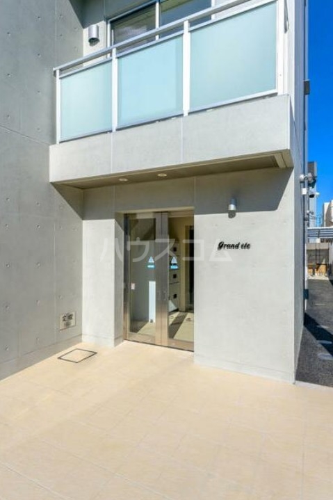 14/16 エントランス