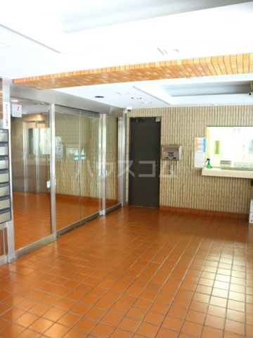 26/30 エントランス