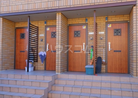 13/17 エントランス