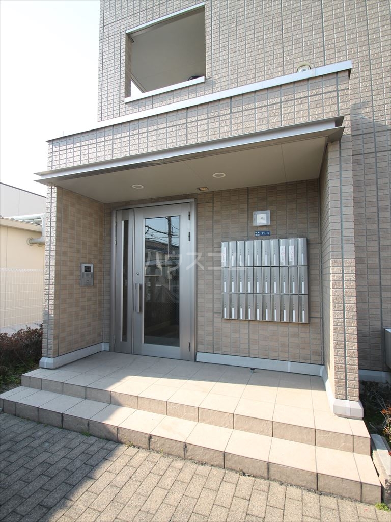 20/30 エントランス