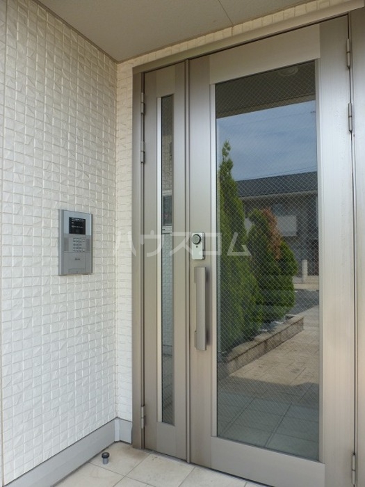 1/8 エントランス