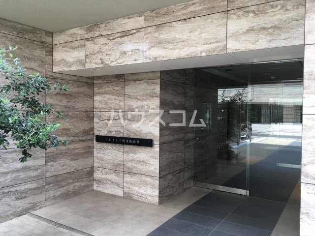 25/30 エントランス