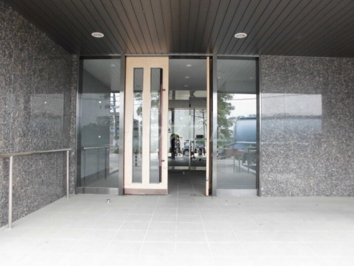 21/29 エントランス