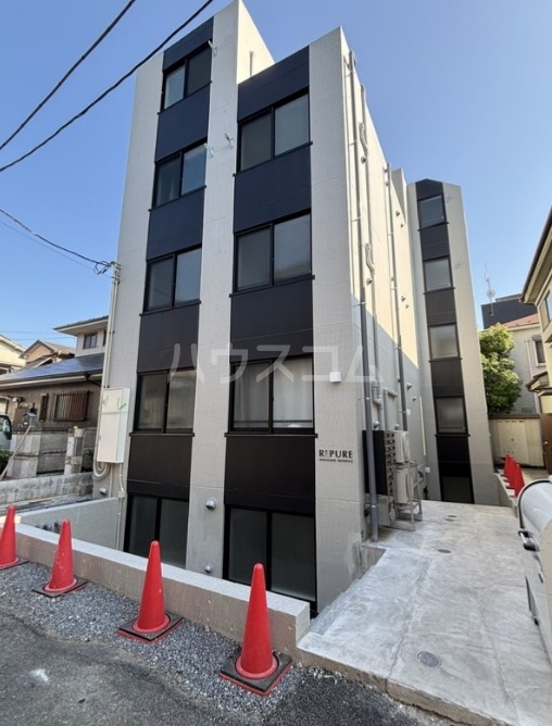 23/30 エントランス