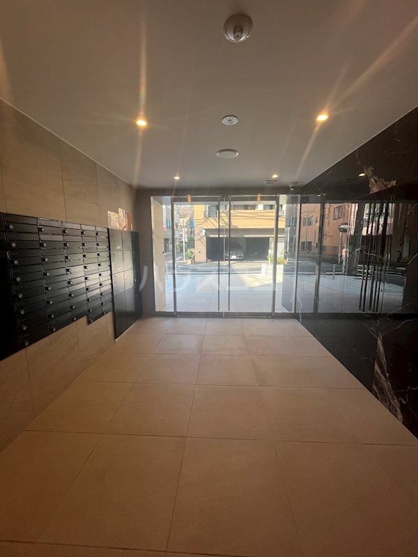 20/30 エントランス