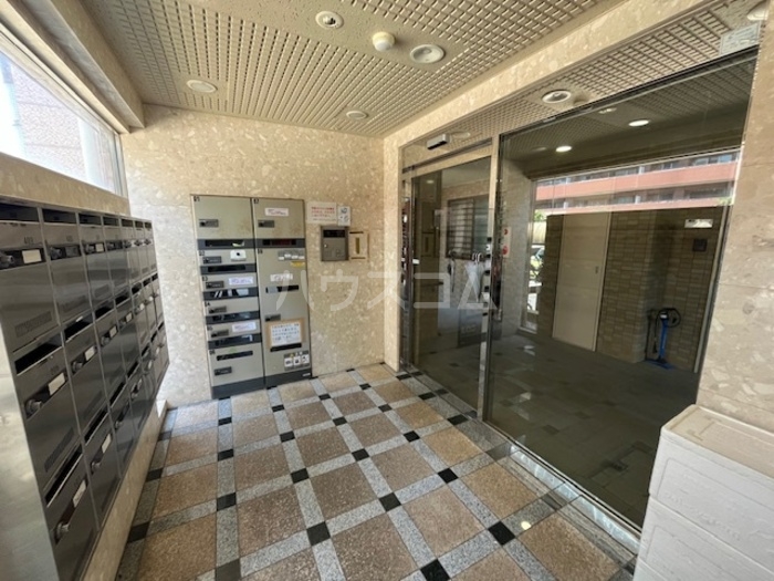 2/3 エントランス