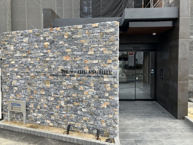 15/23 エントランス