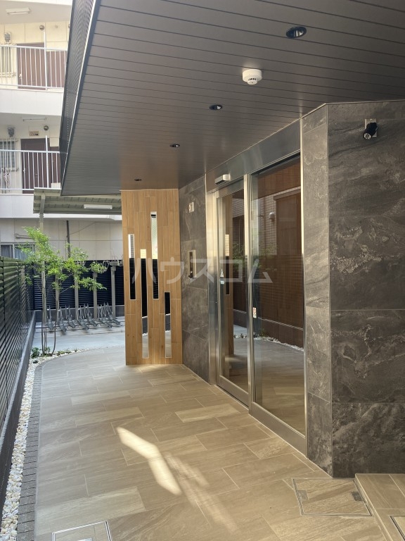 15/21 エントランス