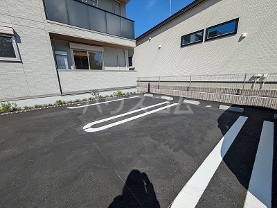 27/30 駐車場