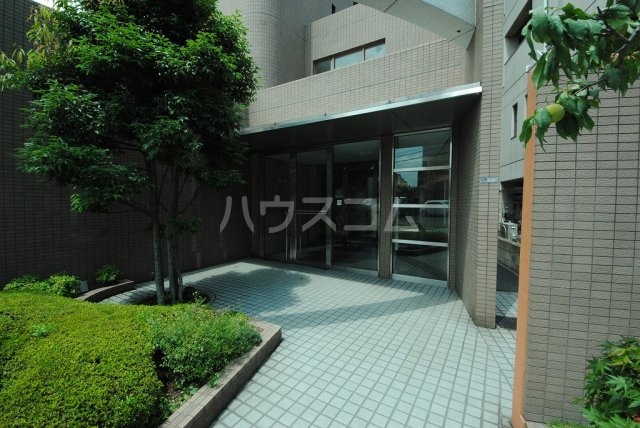 18/26 エントランス