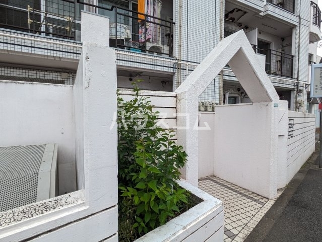 18/22 エントランス