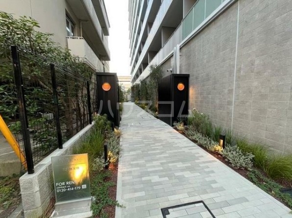 19/28 エントランス