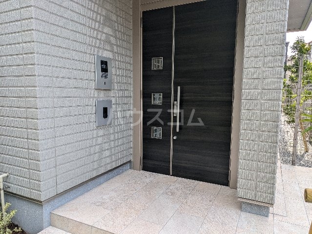 22/30 エントランス