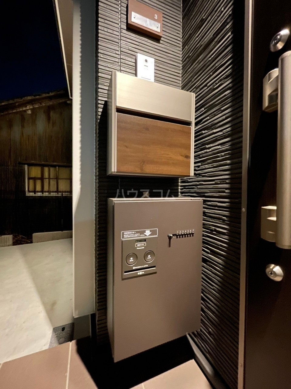 28/30 エントランス