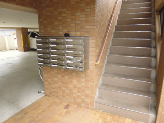 21/30 エントランス