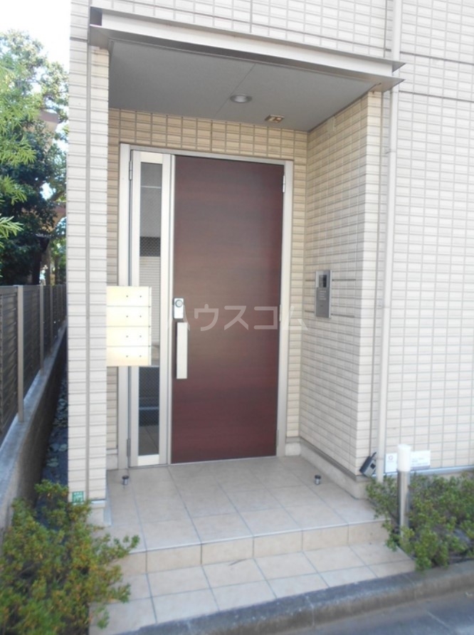 14/14 エントランス