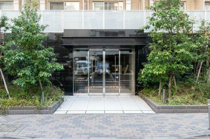 15/17 エントランス