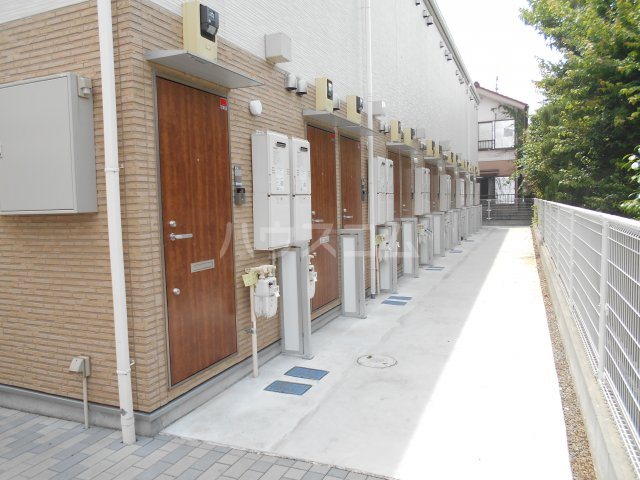 22/30 エントランス