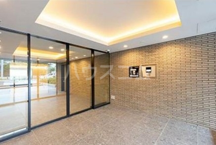 16/26 エントランス