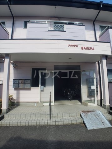 24/30 エントランス