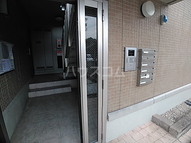 22/30 エントランス