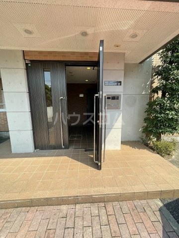 2/4 エントランス