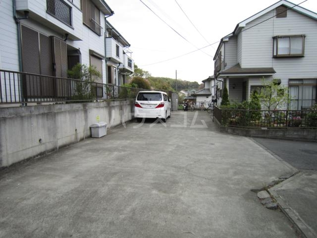 23/30 駐車場