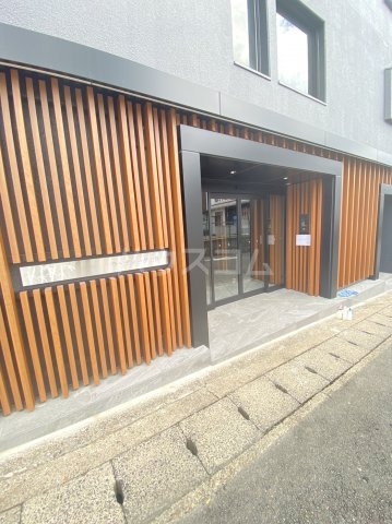 26/30 エントランス