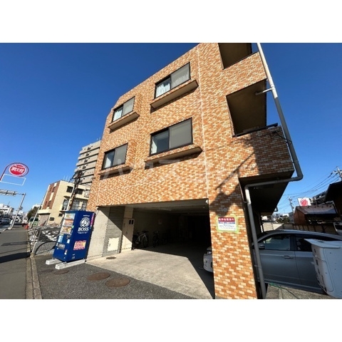 21/22 エントランス