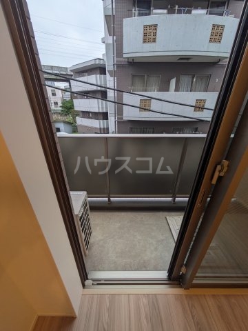 19/27 バルコニー